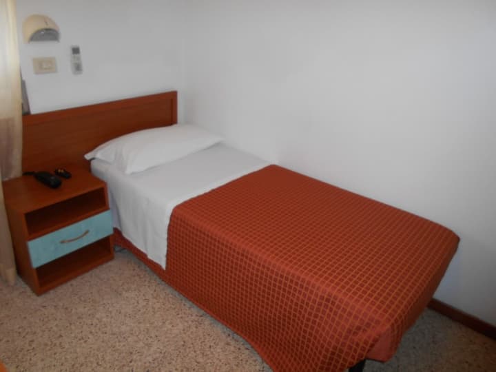 Hotel Sayonara
