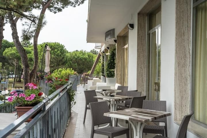 Hotel Sayonara