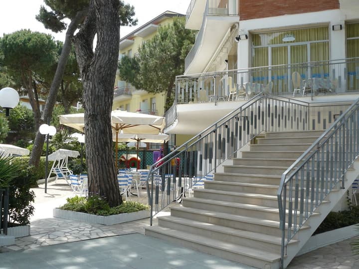 Hotel Sayonara