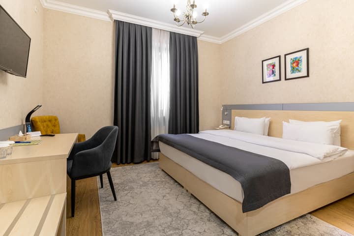 Navruz Hotel