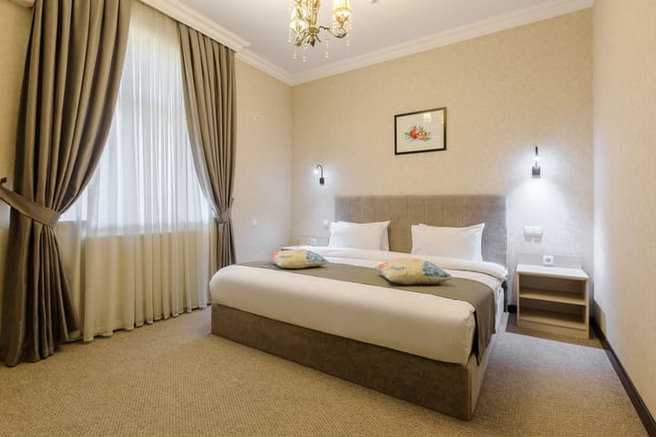 Navruz Hotel