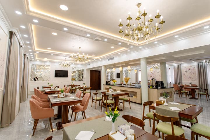 Navruz Hotel