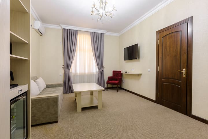 Navruz Hotel