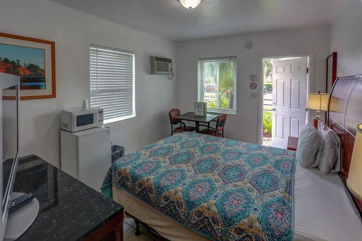 Green Seas Motel