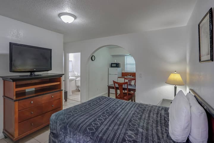 Green Seas Motel