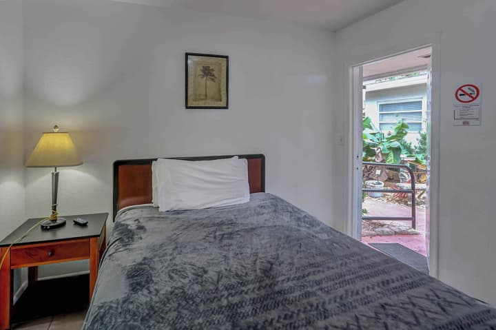 Green Seas Motel