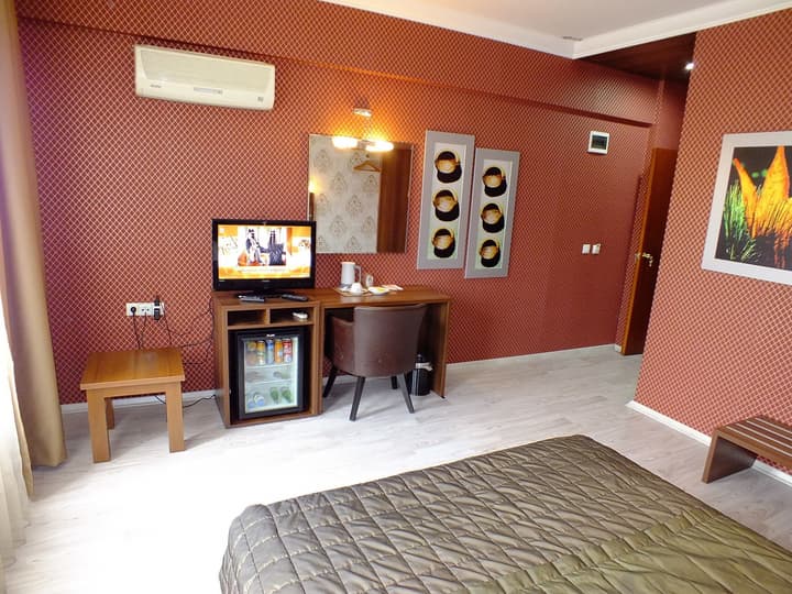 Lifos Otel