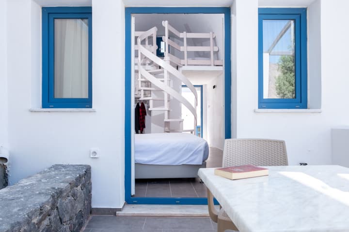 Tristhenia Hotel