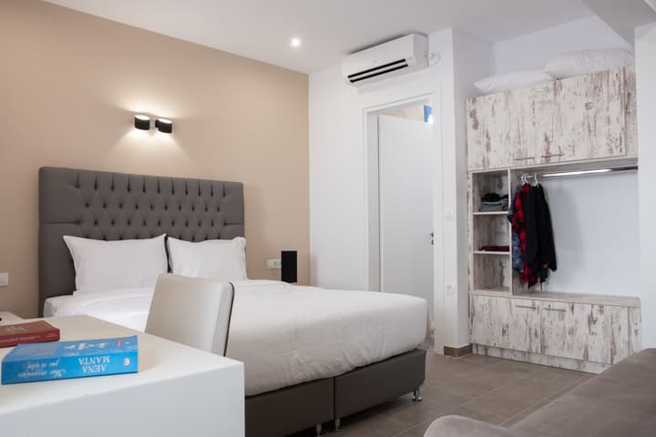 Tristhenia Hotel