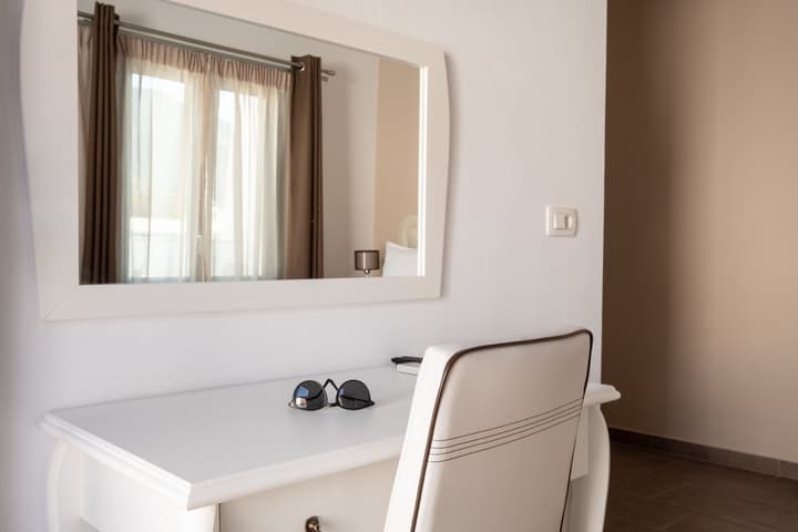 Tristhenia Hotel