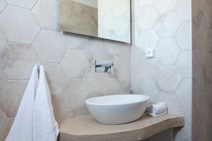 Tristhenia Hotel