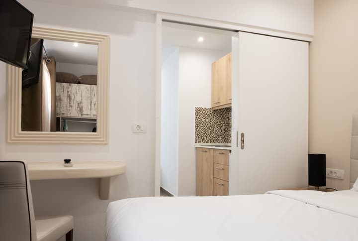 Tristhenia Hotel