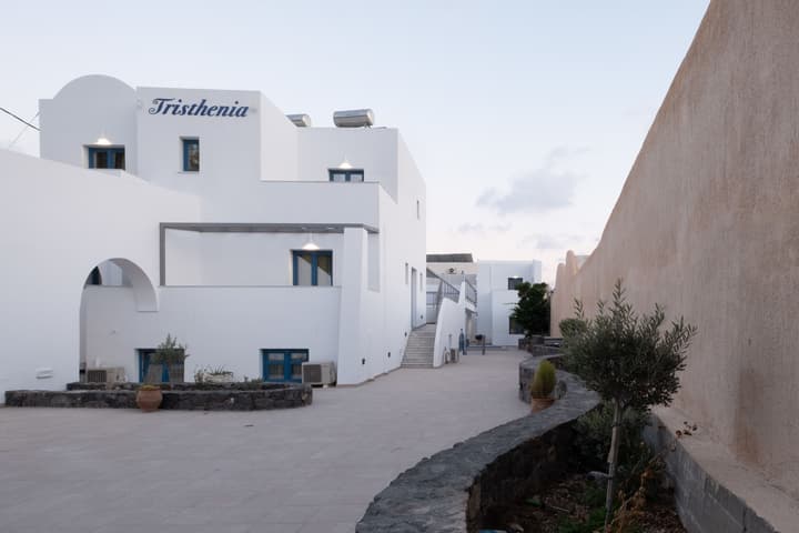 Tristhenia Hotel