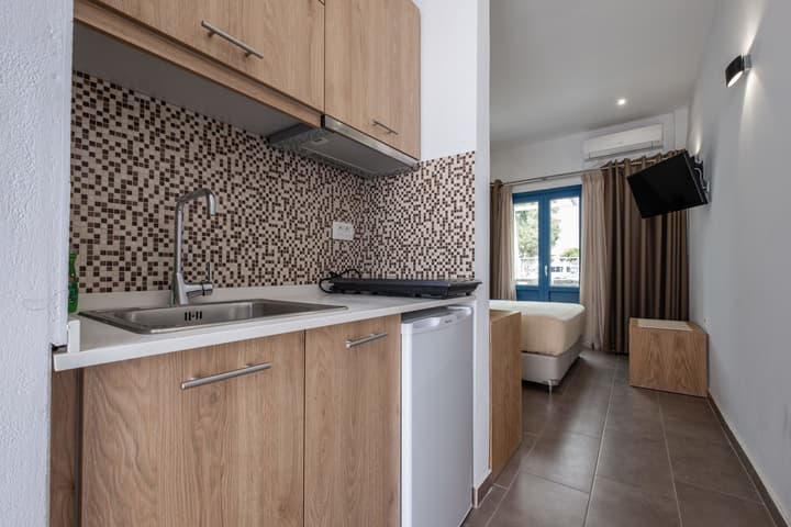 Tristhenia Hotel