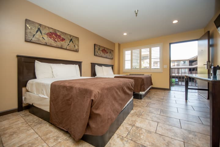 Casa Bella Inn - Huntington Park