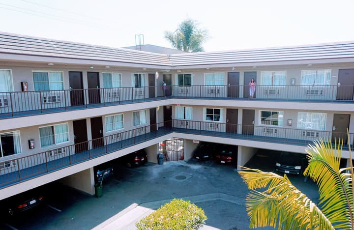 Casa Bella Inn - Huntington Park