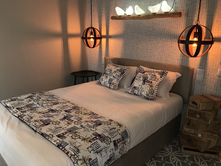 Royal Beach Hostel & Suites