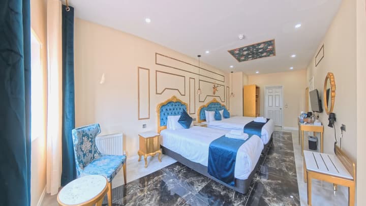 Muthu Fort William Hotel