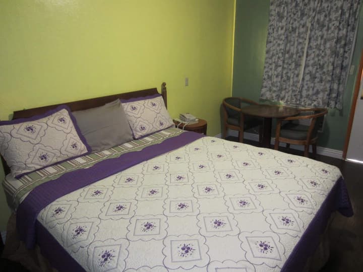 Travel Eagle Inn Motel