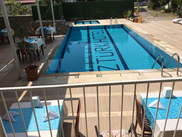 Ozturk Hotel