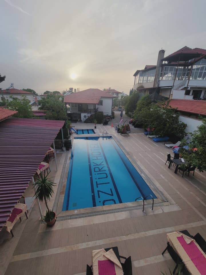 Ozturk Hotel