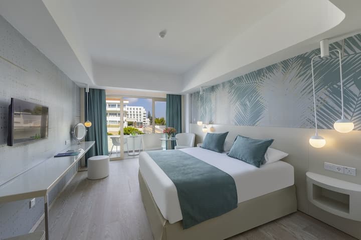 The Ivi Mare - Designed for adults by Louis Hotels