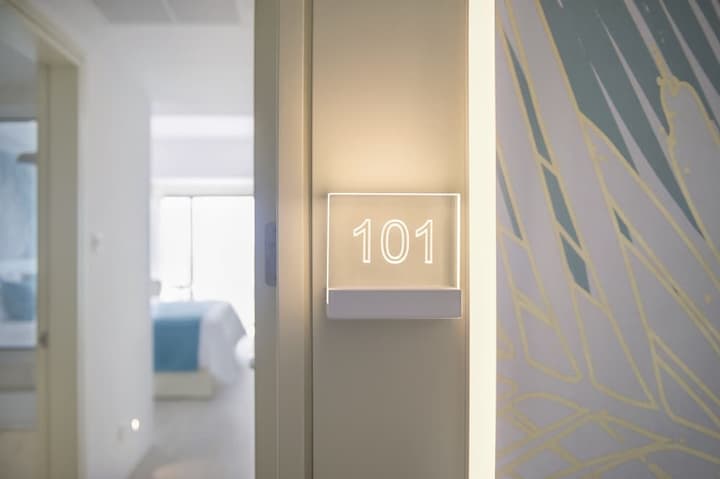 The Ivi Mare - Designed for adults by Louis Hotels