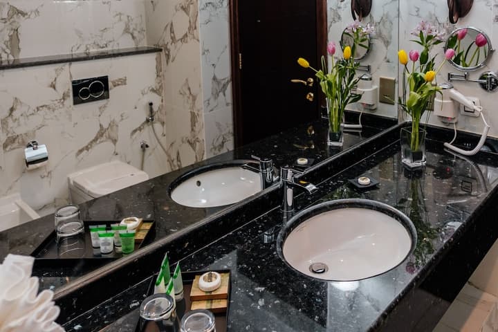 CRYSTAL PLAZA AL MAJAZ HOTEL