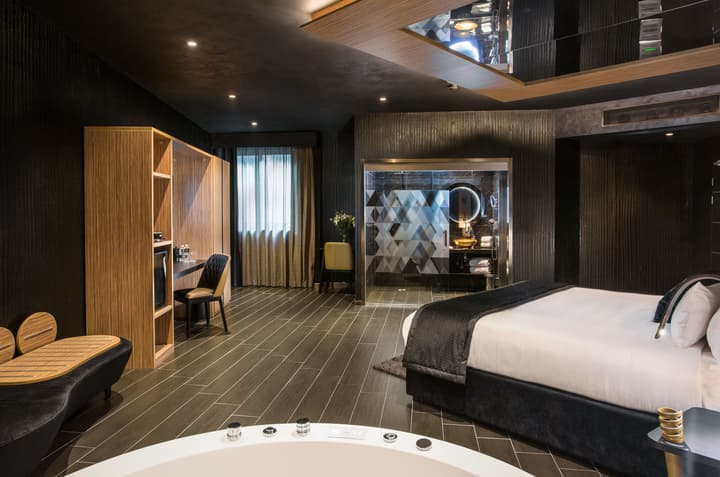 H Hotel