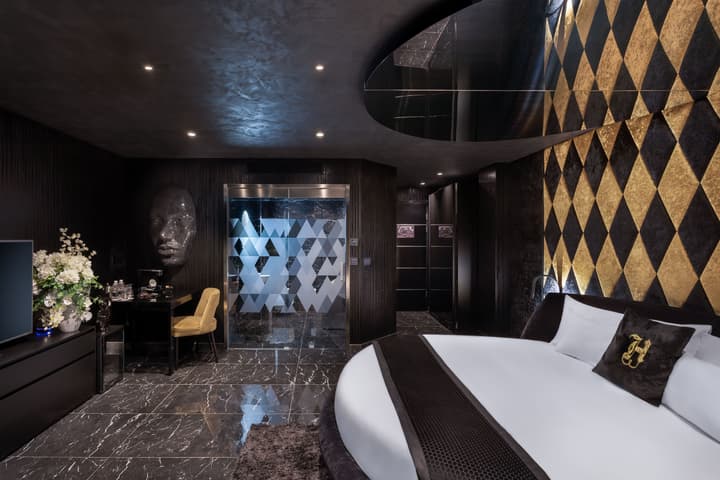 H Hotel