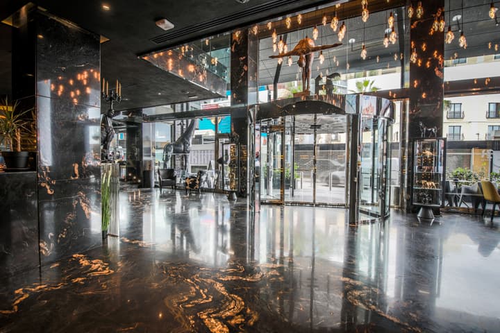 H Hotel