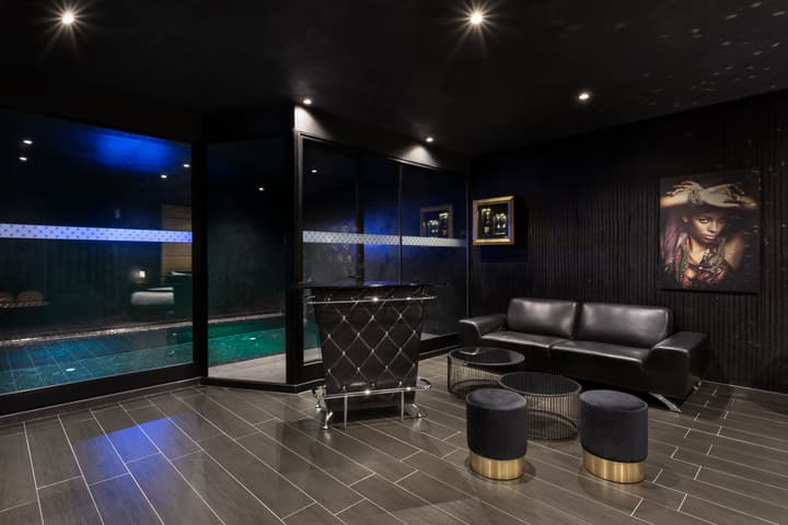 H Hotel