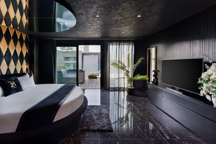 H Hotel
