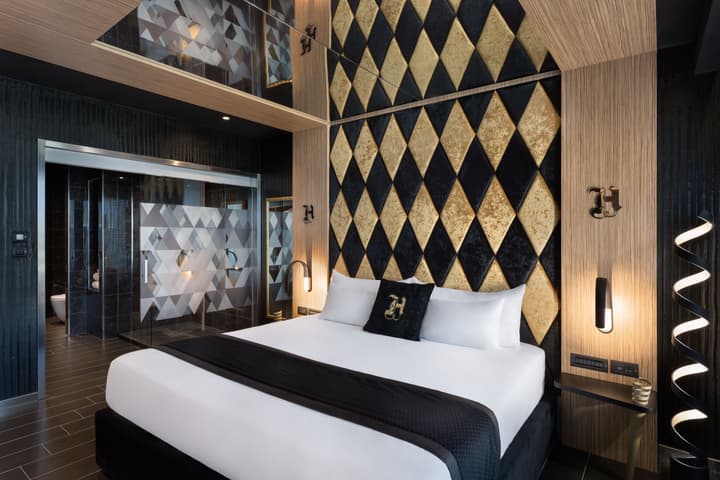 H Hotel