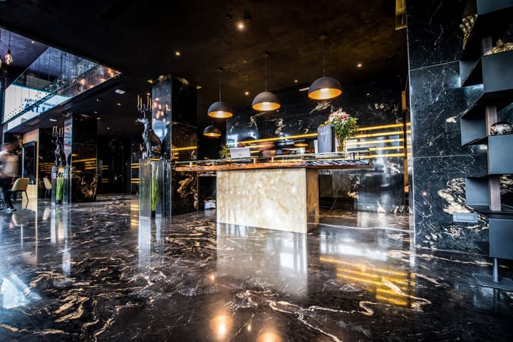 H Hotel