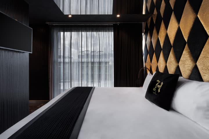 H Hotel