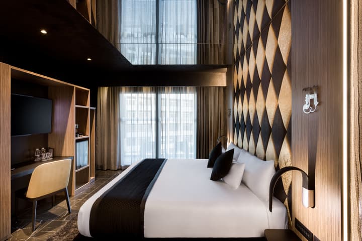 H Hotel
