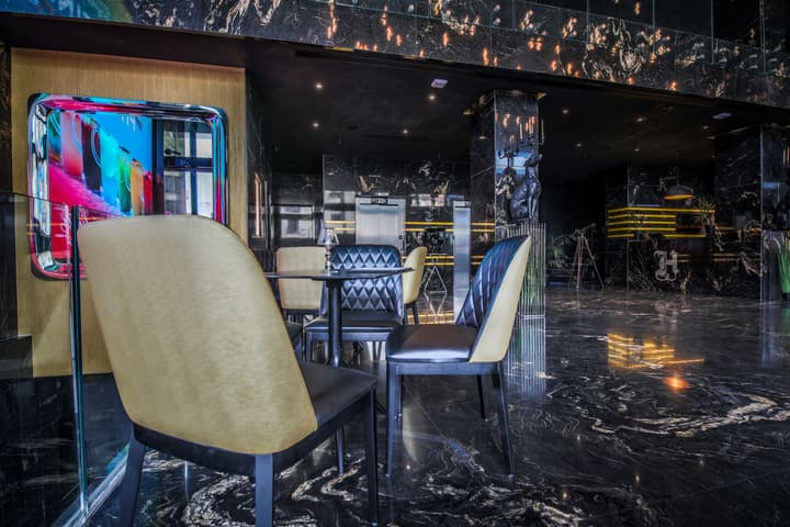 H Hotel