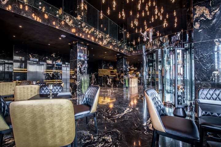 H Hotel
