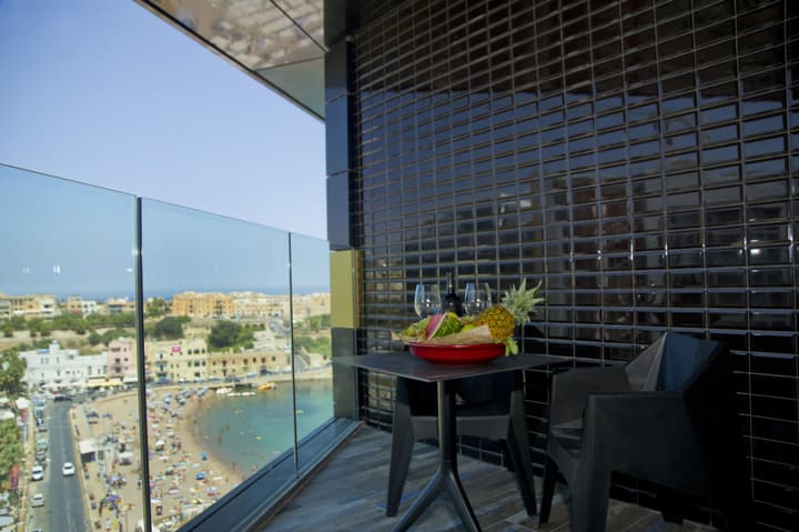 H Hotel