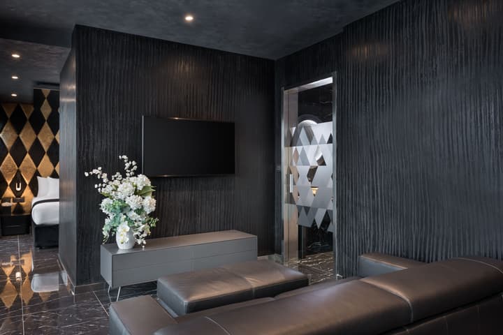H Hotel