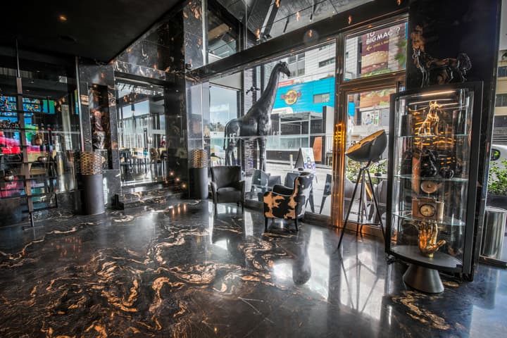 H Hotel