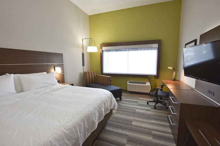 Holiday Inn Express & Suites - Orlando - Southeast by IHG