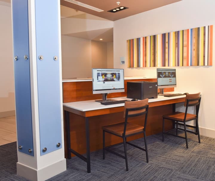 Holiday Inn Express & Suites - Orlando - Southeast by IHG