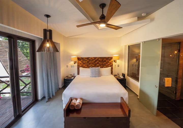 Mia Bacalar Luxury Resort & Spa