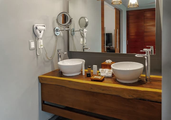 Mia Bacalar Luxury Resort & Spa