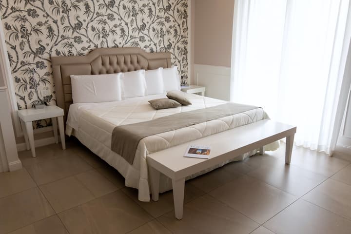 Bianco Riccio Suite Hotel