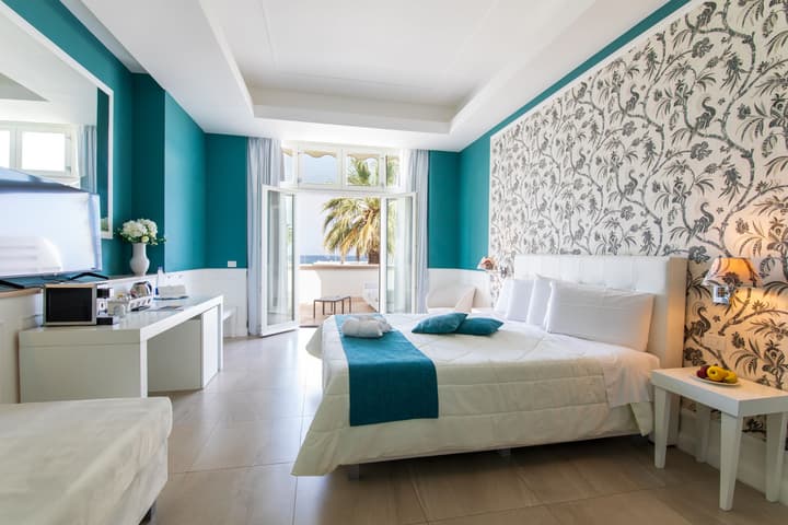 Bianco Riccio Suite Hotel