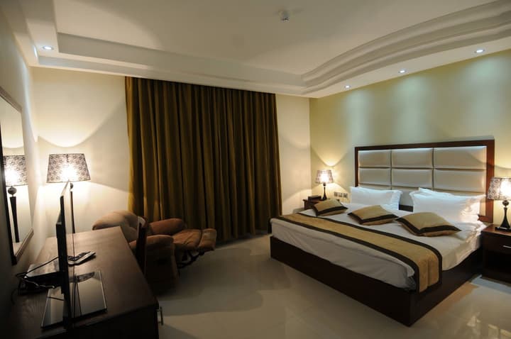 Tetra Tree Hotel