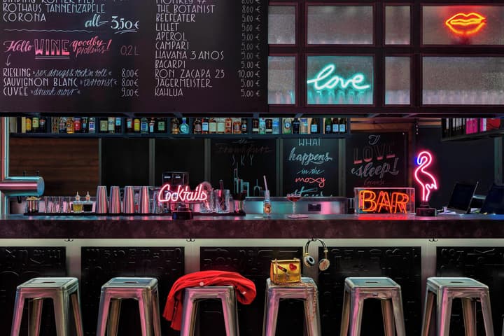 Moxy Frankfurt City Center